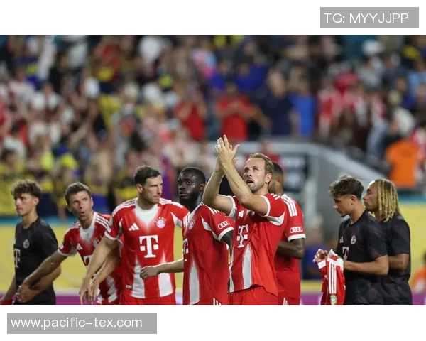 拜仁慕尼黑主教练与球员齐聚世俱杯赛前发布会展现信心与决心